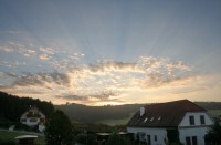 Dateiname=sonnenaufgang_waldsiedlung.jpg
Dateigröße=72KB
Abmessungen: 1024x675
hinzugefügt am: 30. Juli 2010 sonnenaufgang_waldsiedlung.jpg